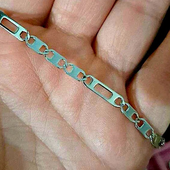 STAINLESS STEEL MINIMALIST NECKLACE - Picture 3 of 5